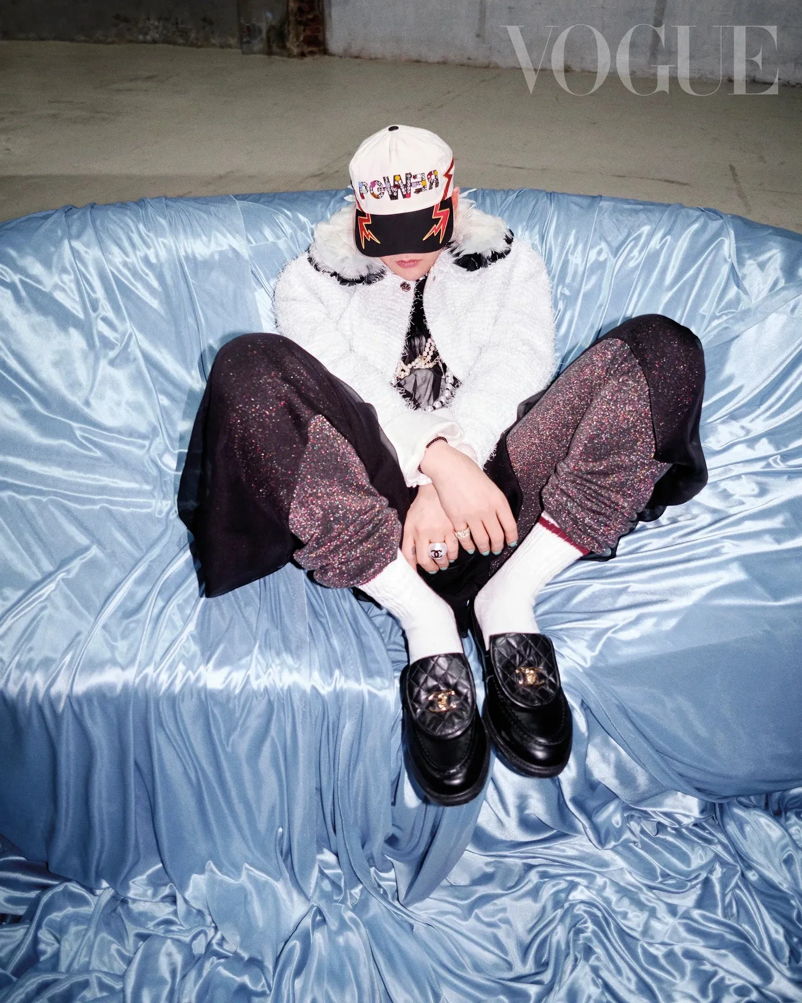 G-DRAGON (BIGBANG) - VOGUE TAIWAN (MARCH 2025 ISSUE) - Image 4