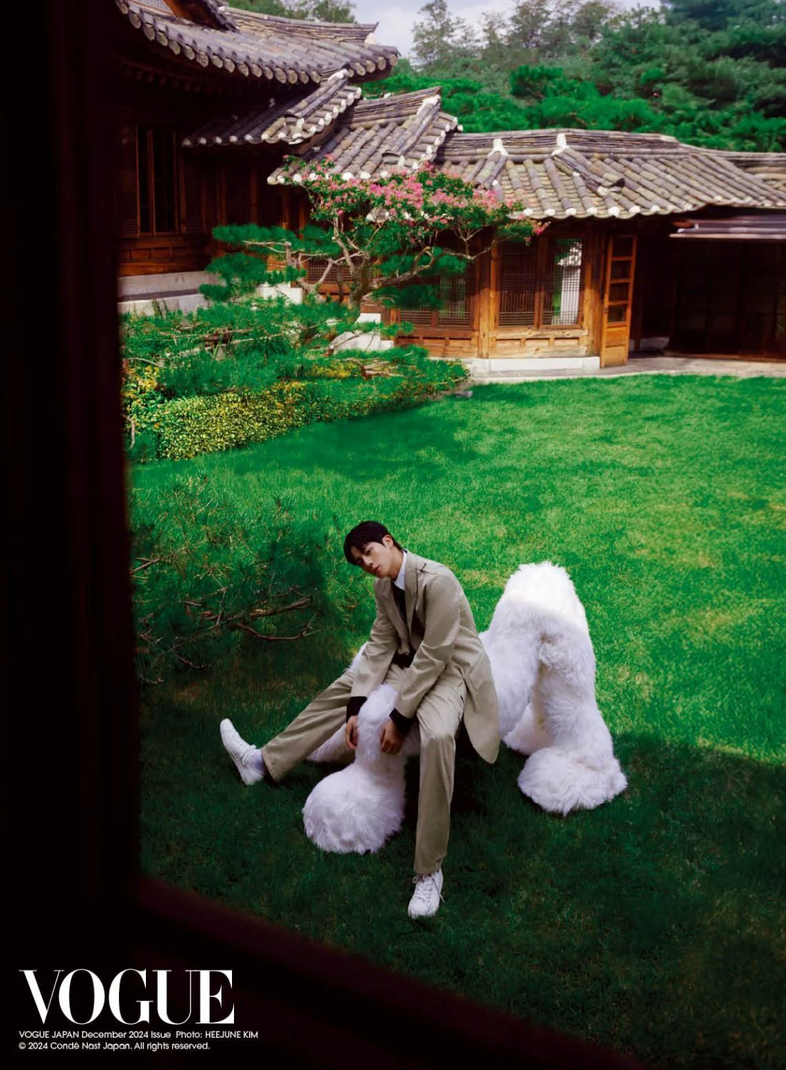 JIN (BTS) - VOGUE (DECEMBER JAPAN ISSUE) - Image 9