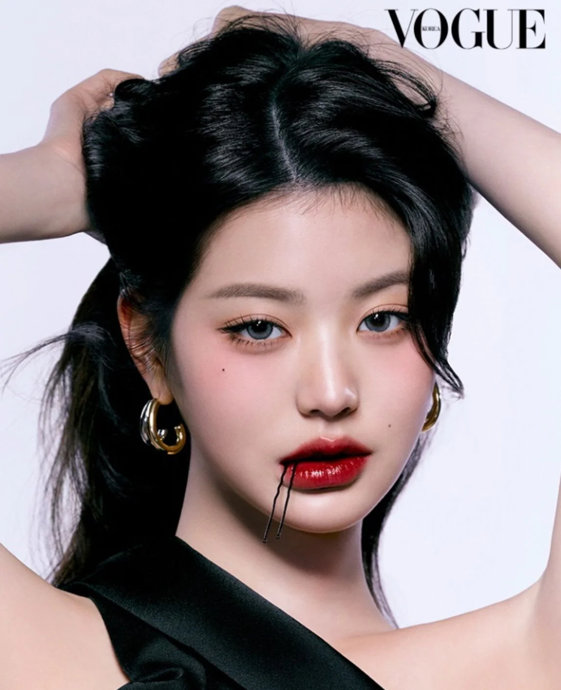 JISOO (BLACKPINK) - VOGUE (APRIL 2024) - Image 8
