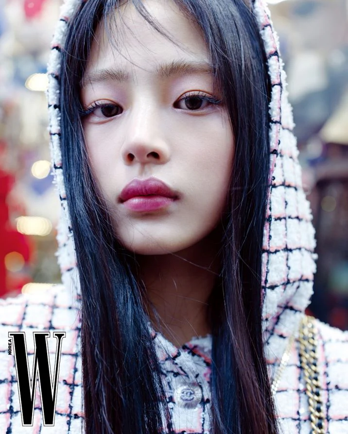 JISOO (BLACKPINK) - W VOLUME 4 (2024) - Image 4
