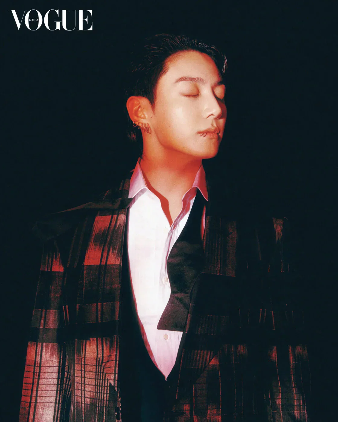 JUNGKOOK (BTS) - VOGUE (2023 OCTOBER ISSUE) - Image 11