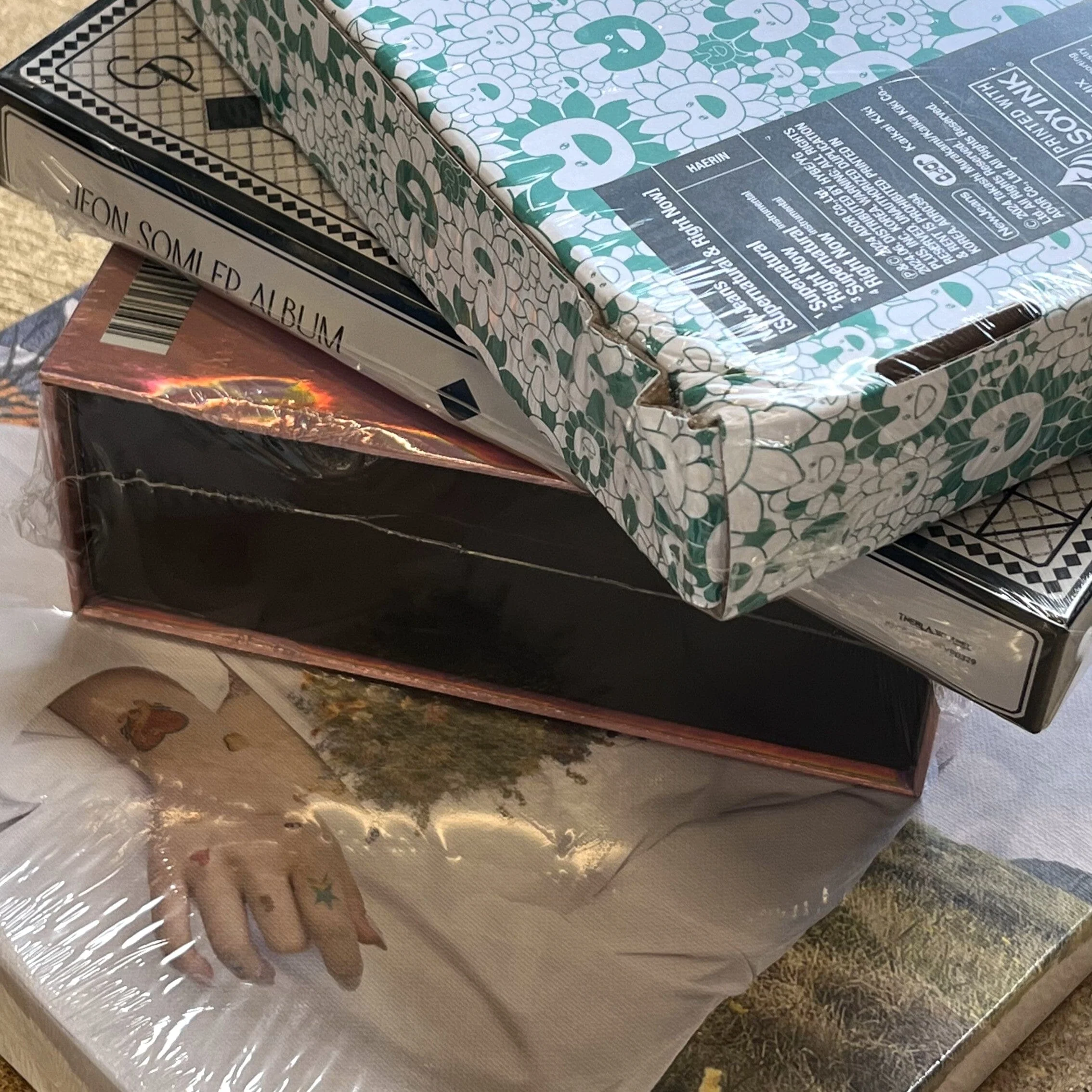 K-Pop Mystery Damaged Product - Image 4