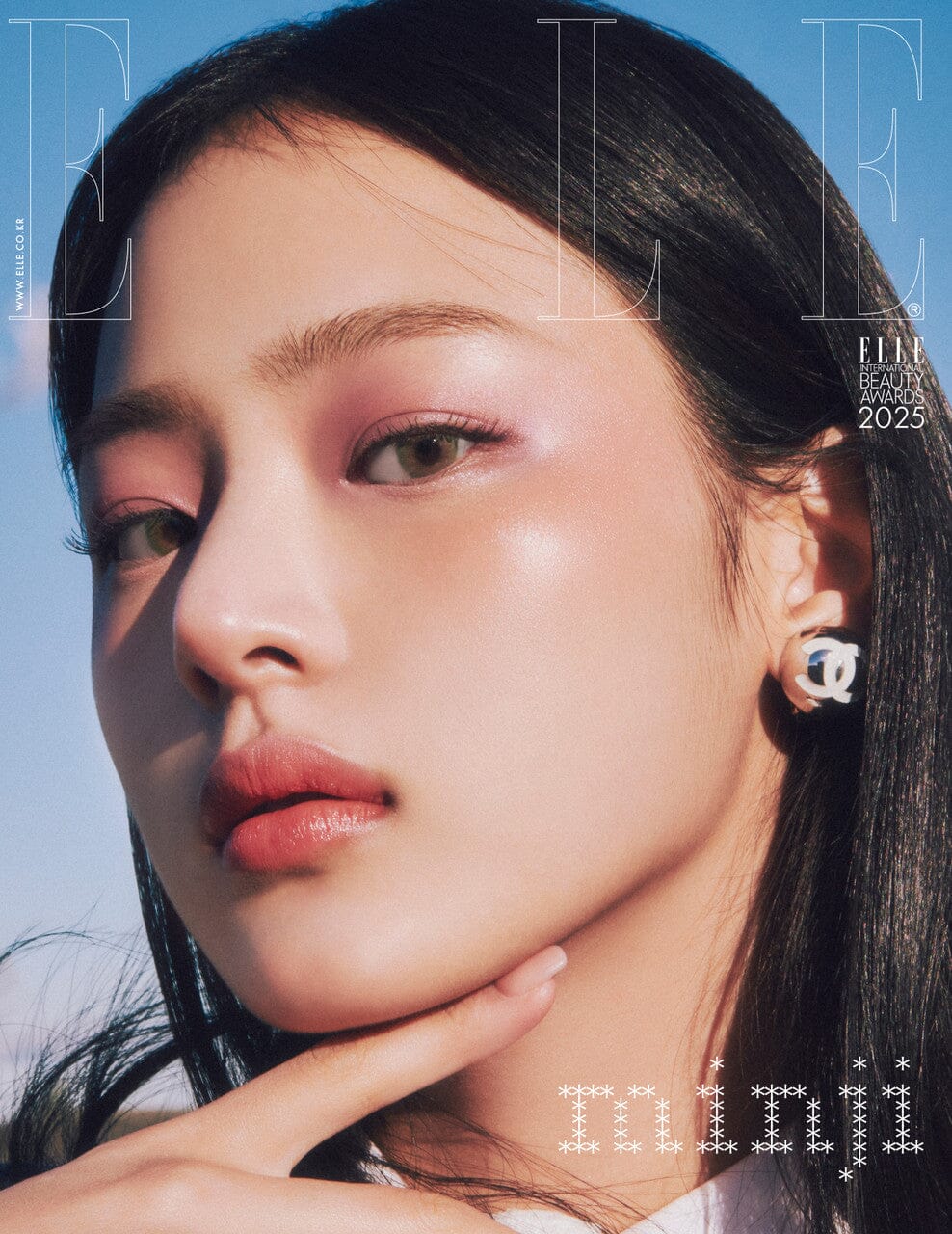 MINJI (NEWJEANS) - ELLE (JANUARY 2025) - Image 3